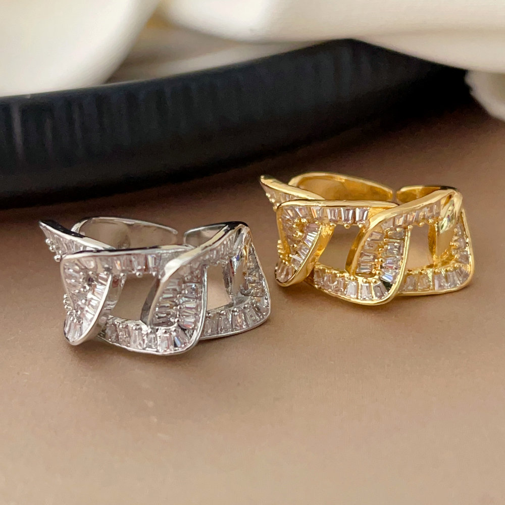 Pave chain zircon ring
