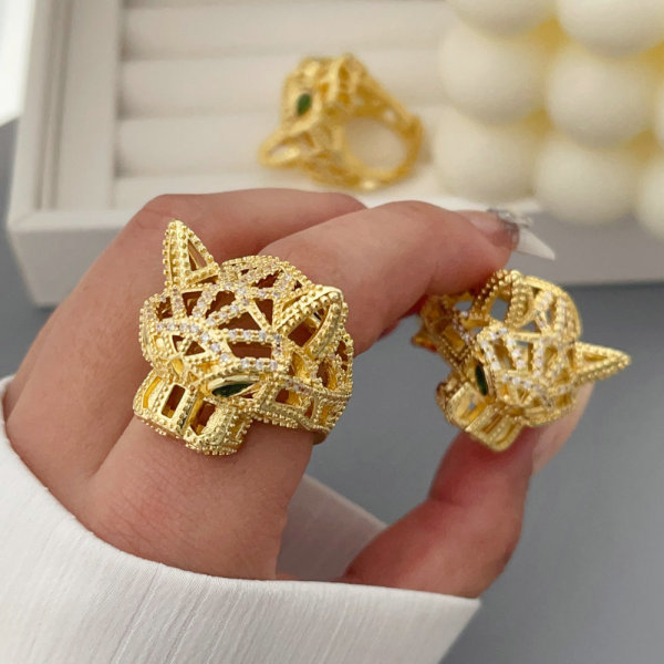 Pave zircon tiger ring