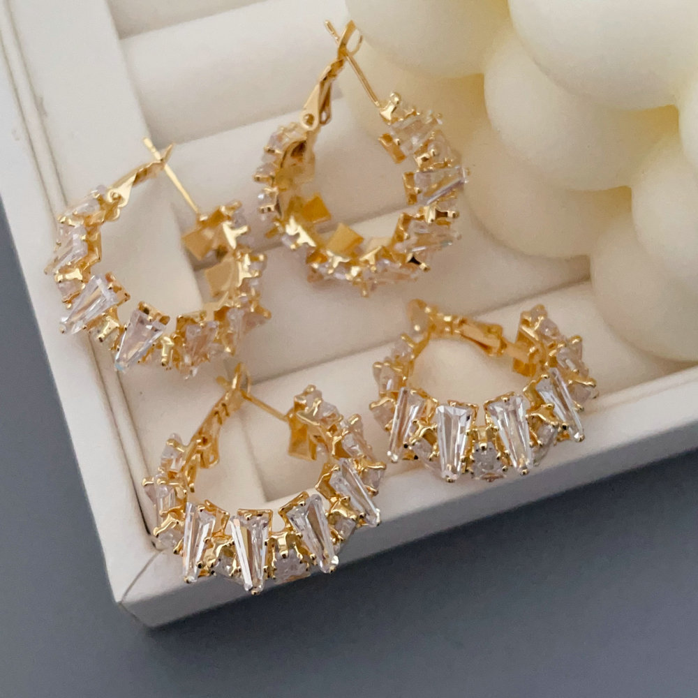 Pave zircn fashion hoop
