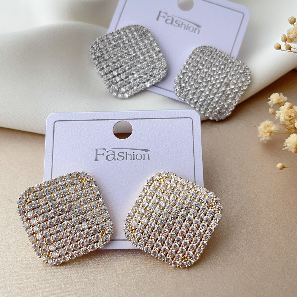 Pave zircon sqaure earrings
