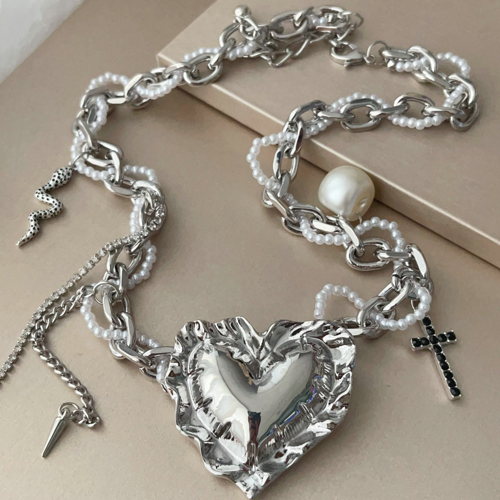 Chunky heart necklace