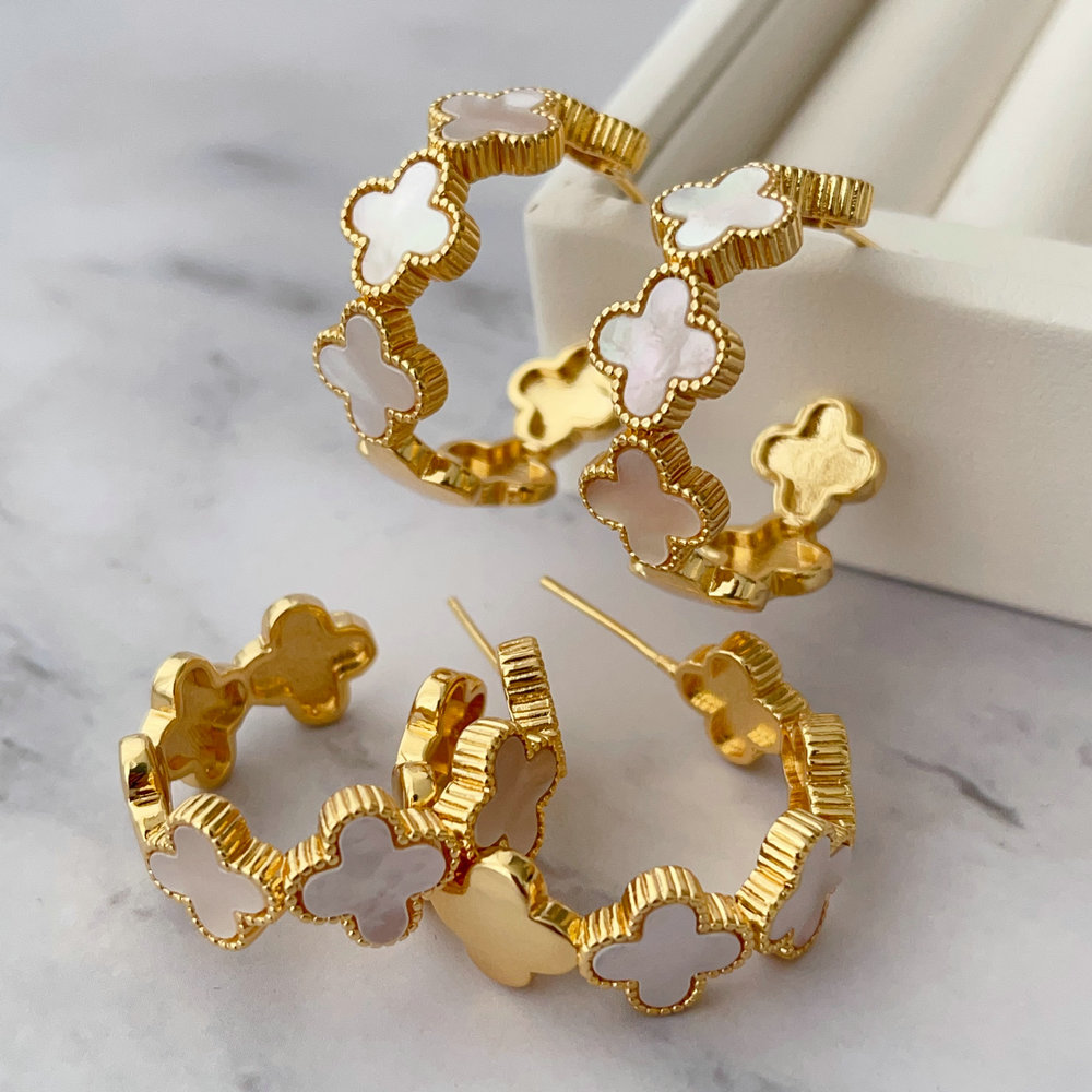 Clover hoop