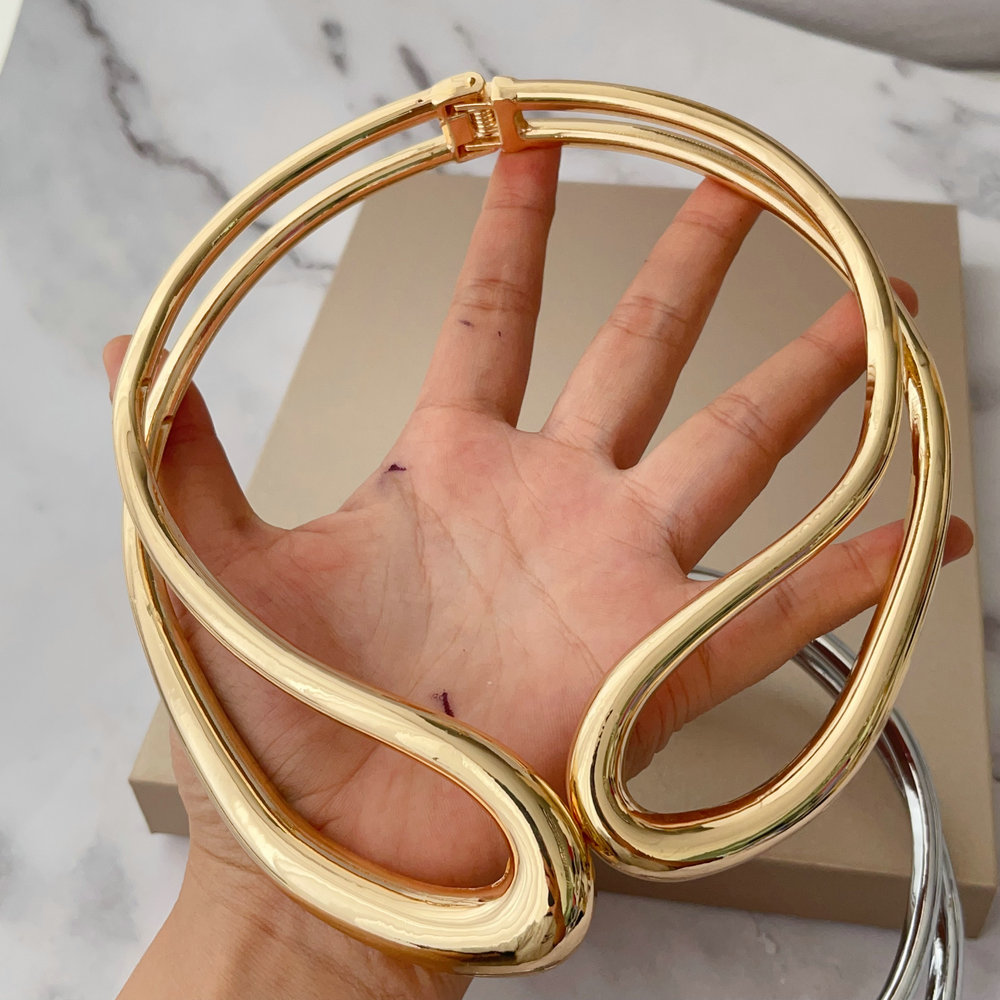 Metal chunky necklace