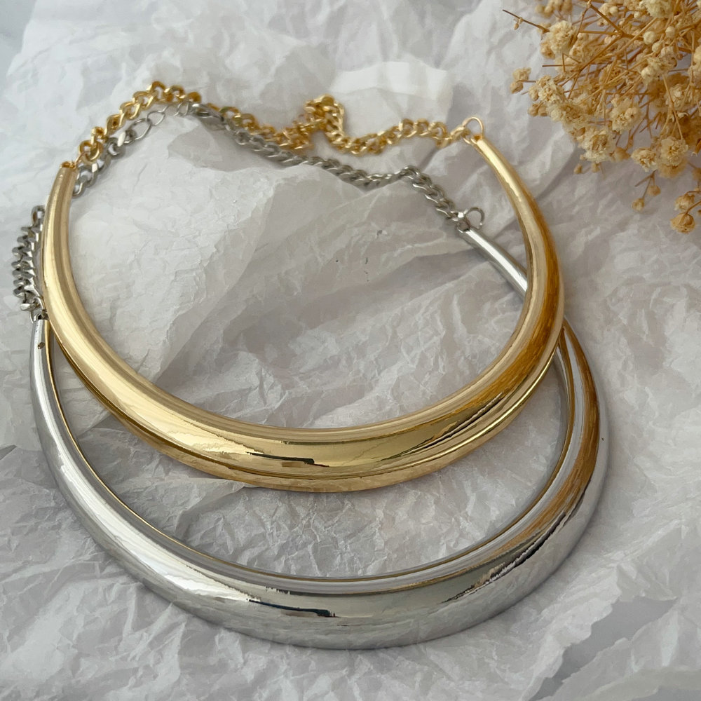 Chunky metal chain necklace