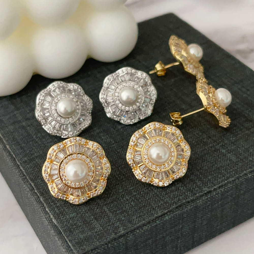 Round pearl earrings
