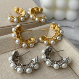 Fan pearl earrings