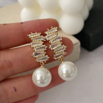 Pearl drop earrings