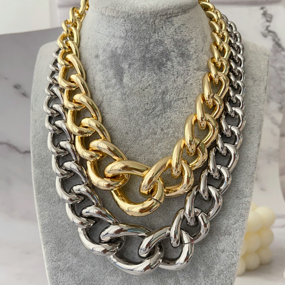 Chunky chain metal necklace