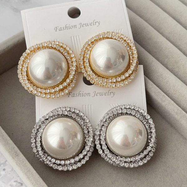 Big pearl earrings