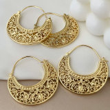Hollow flower shaped earrings