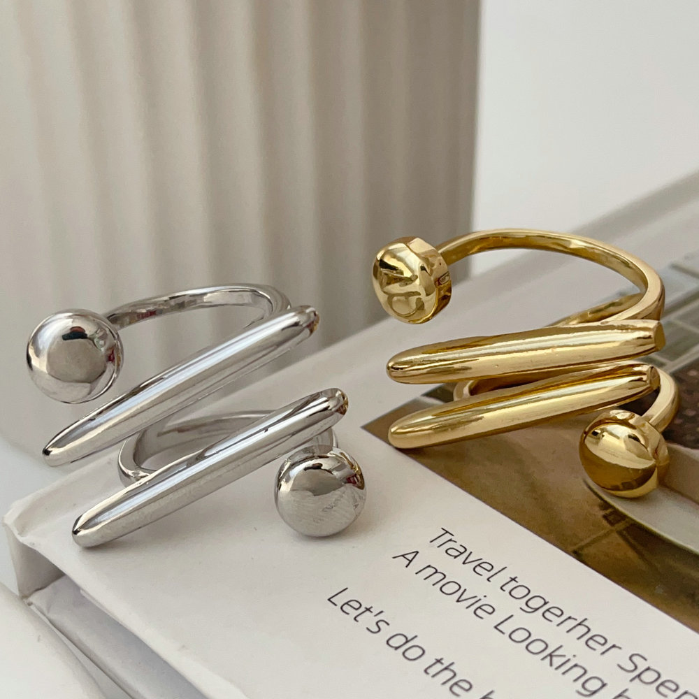 Metal fashion ring