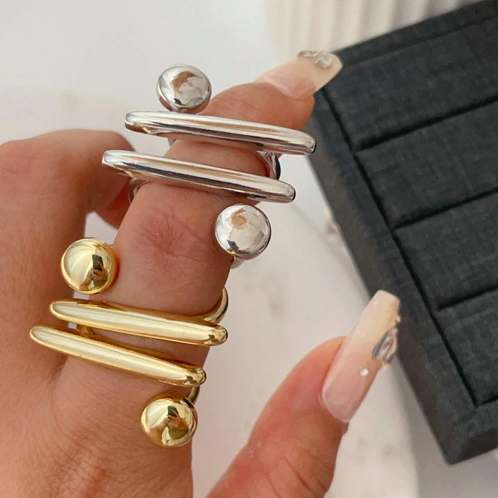Metal fashion ring