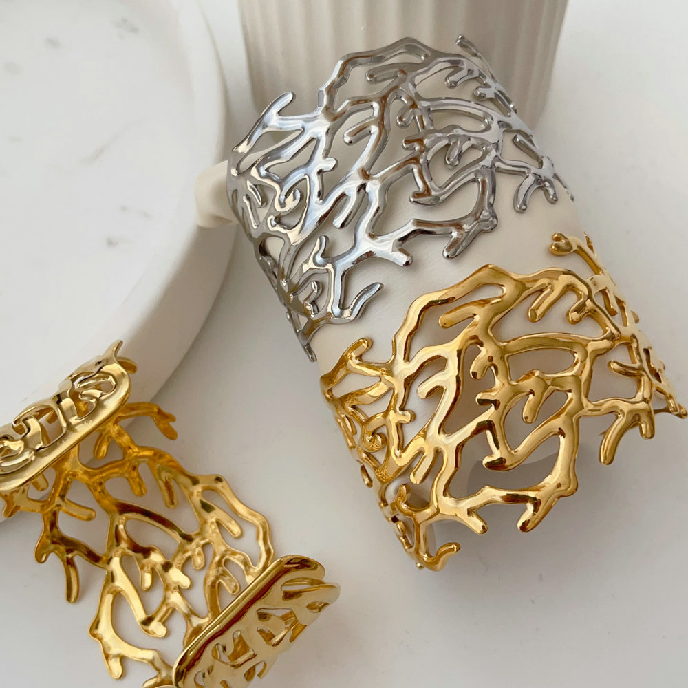 Stainless steel chunky leaf cuff