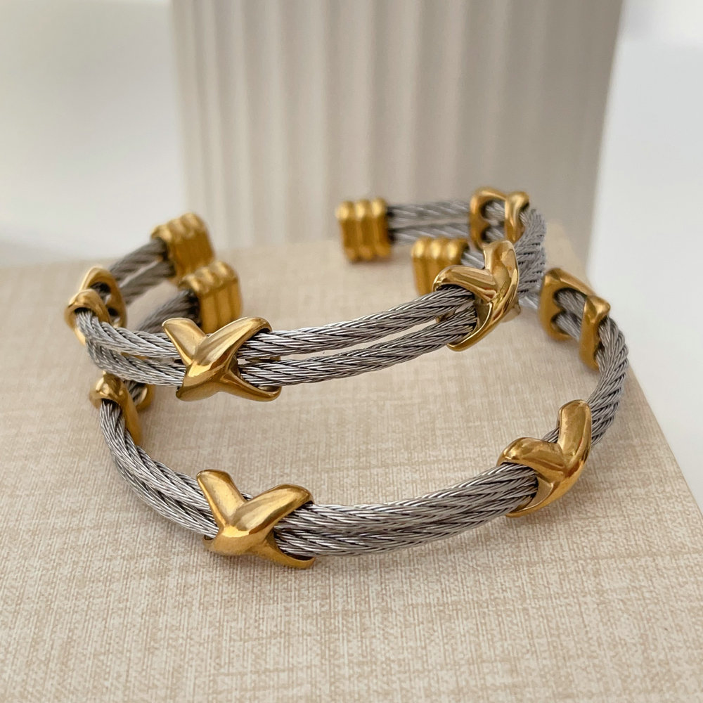 Stainless steel cross bangle