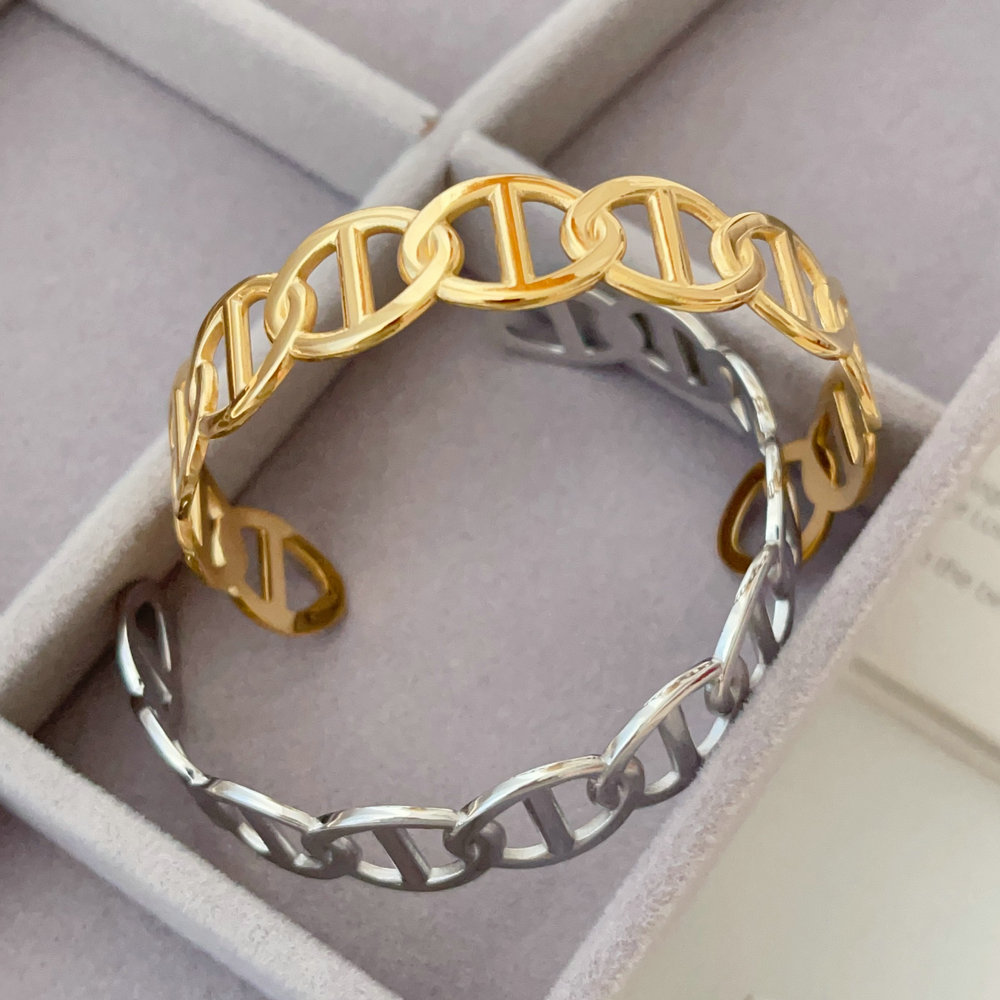 Stainless steel chain bangle