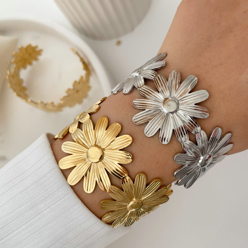 Stainless steel chunky sunflower cuff