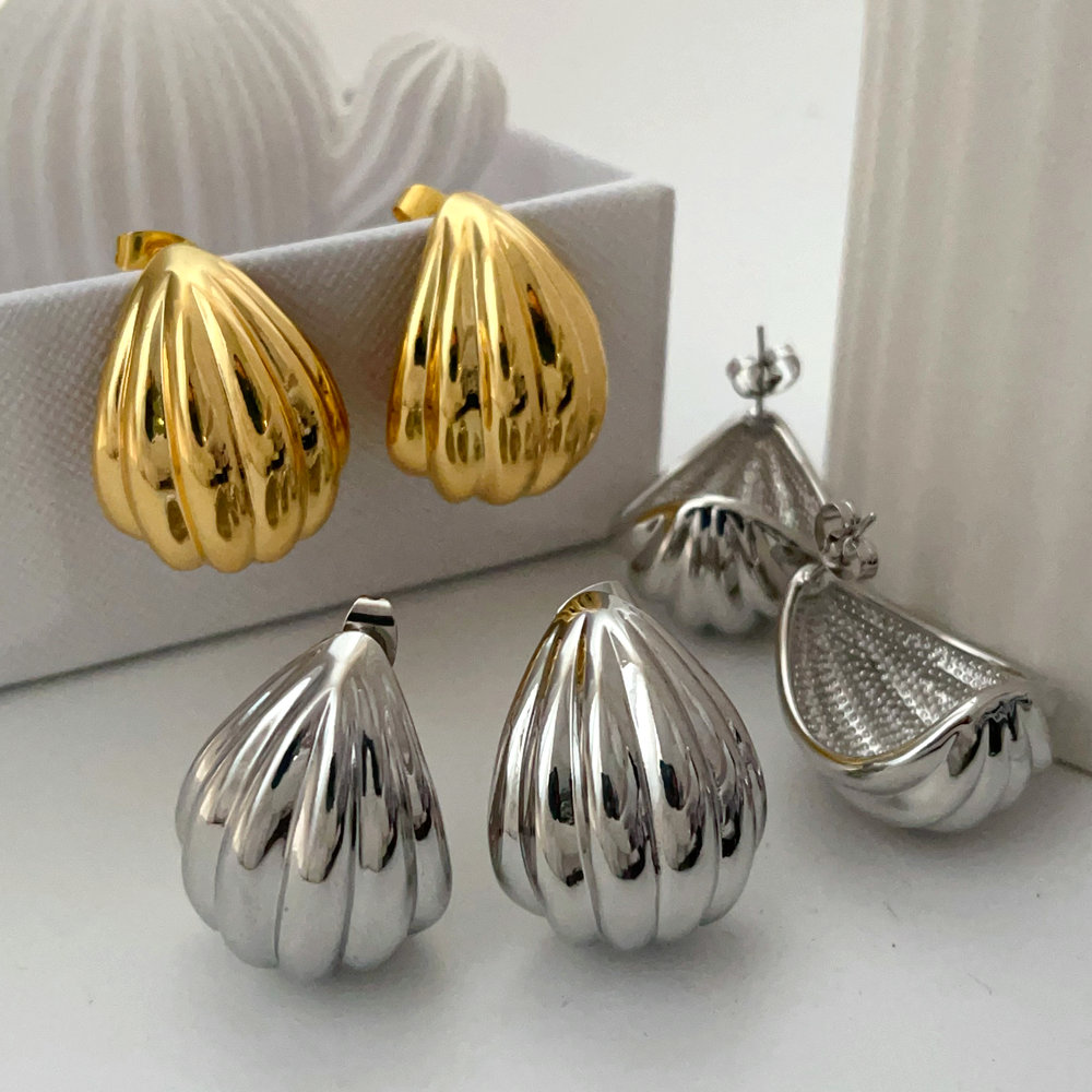 Metal chunky fan earrings