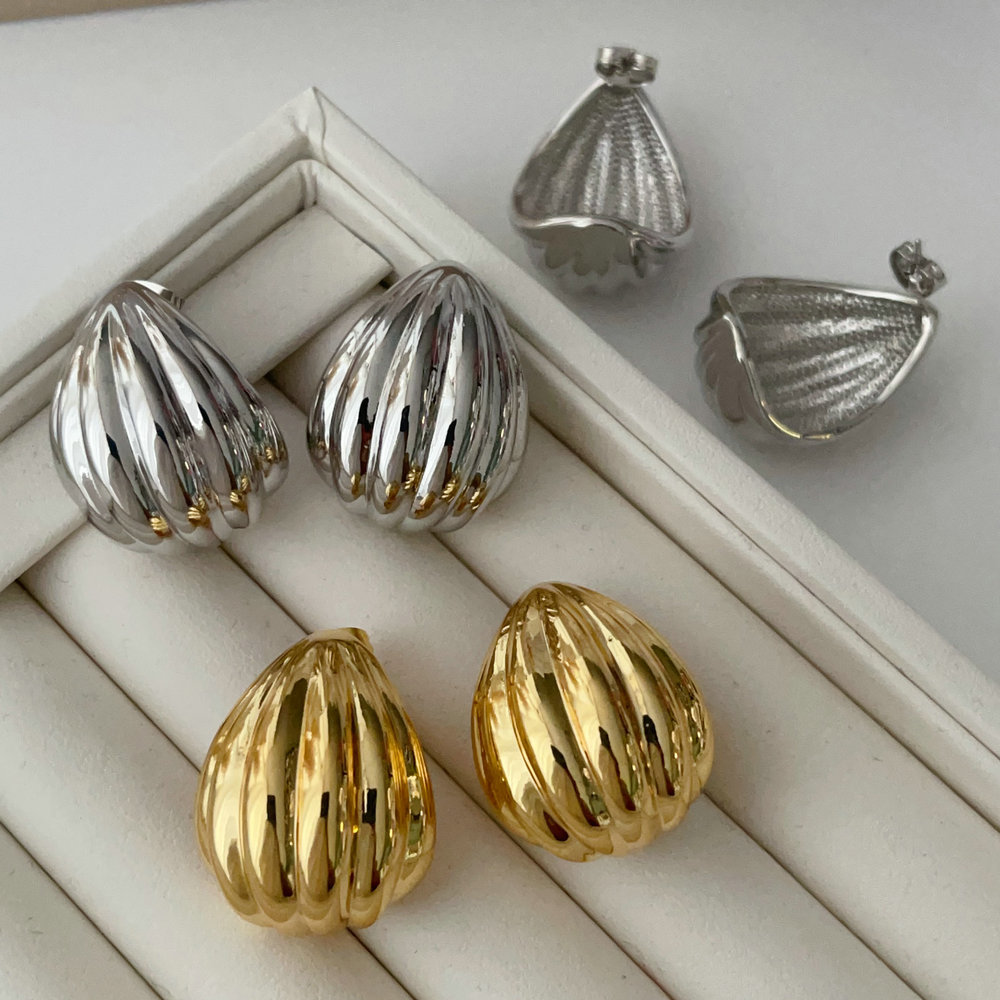 Metal chunky fan earrings