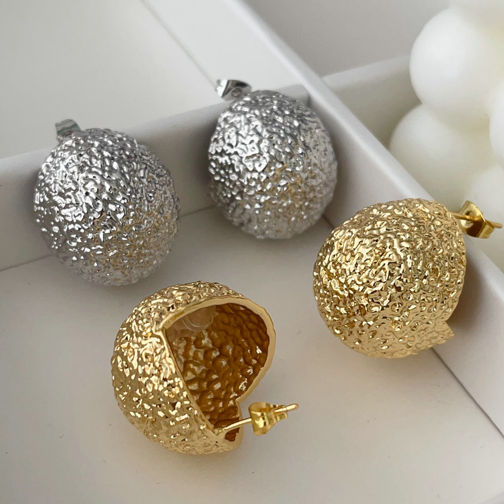 Chunky ball earrings