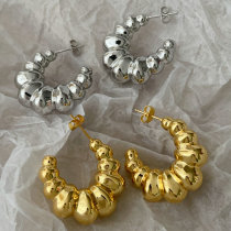 Metal croissant earrings
