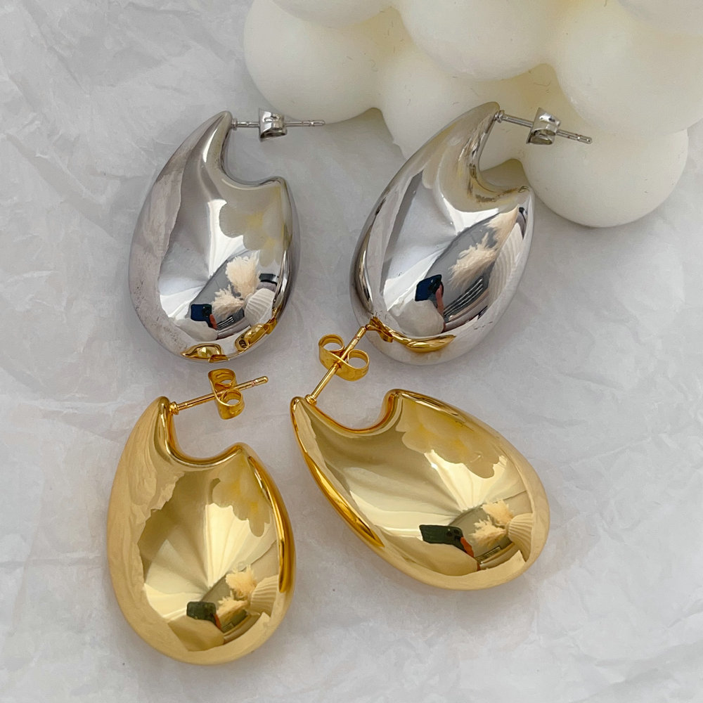 Metal fat earrings