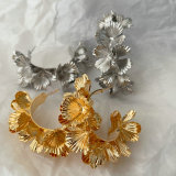 Metal chunky flower earrings