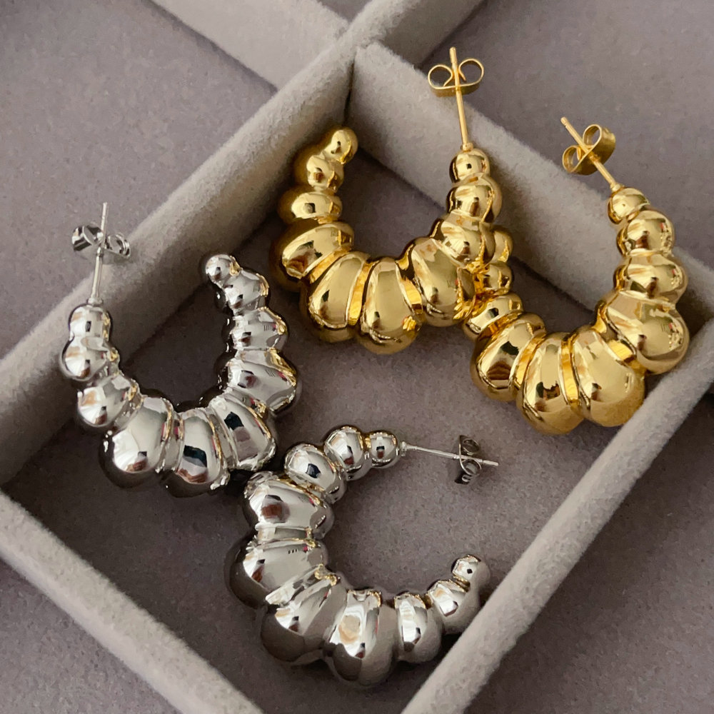 Metal croissant earrings