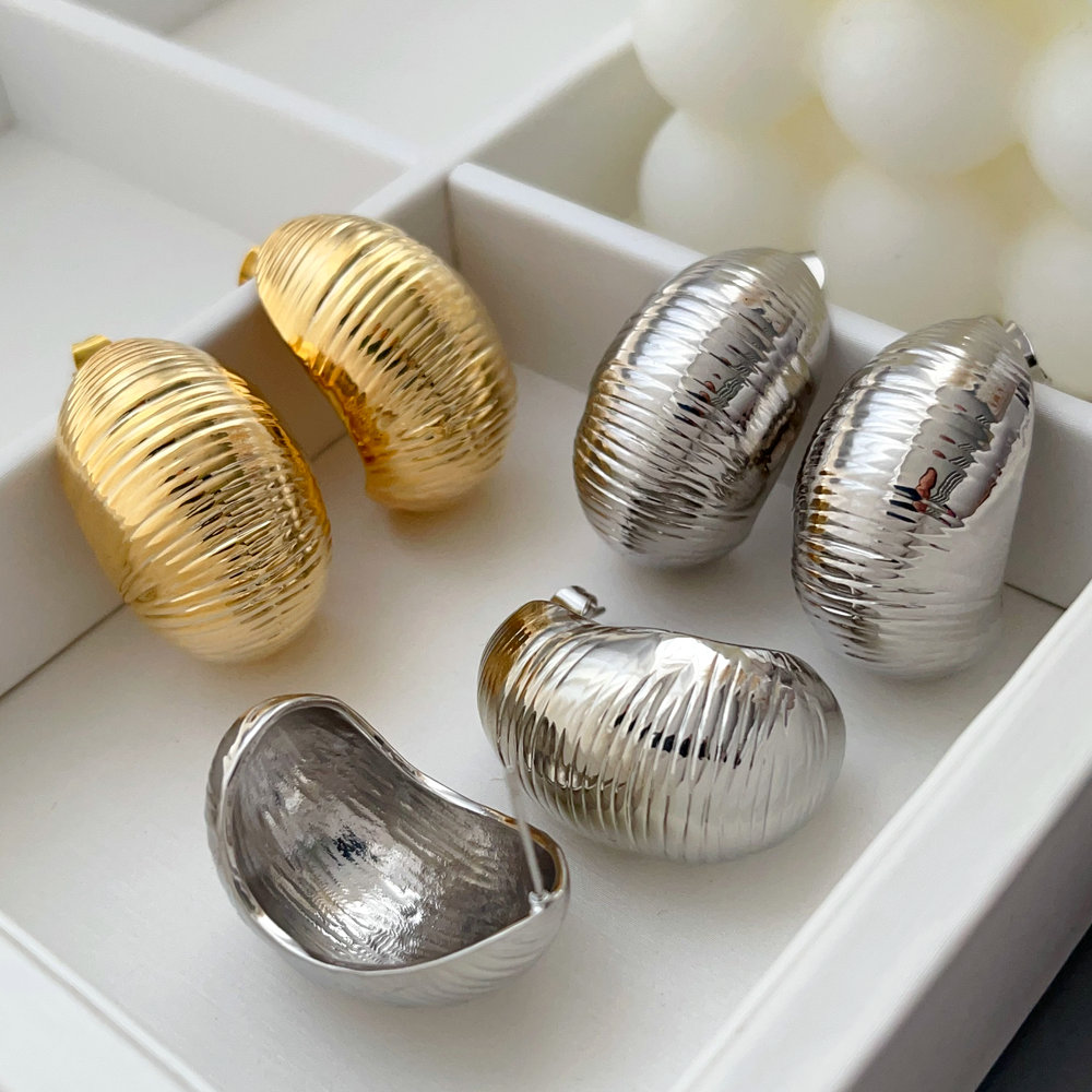Chunky metal fat earrings