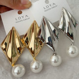 Metal chunky leaf earrings