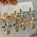 Metal flower earrings