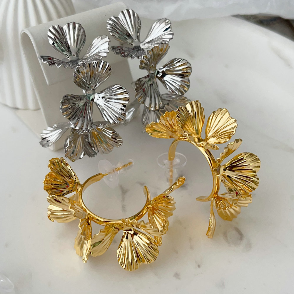 Chunky flower earrings