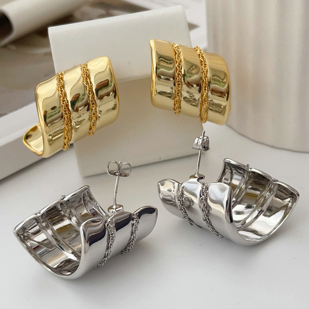 Metal chunky fat shape earrings