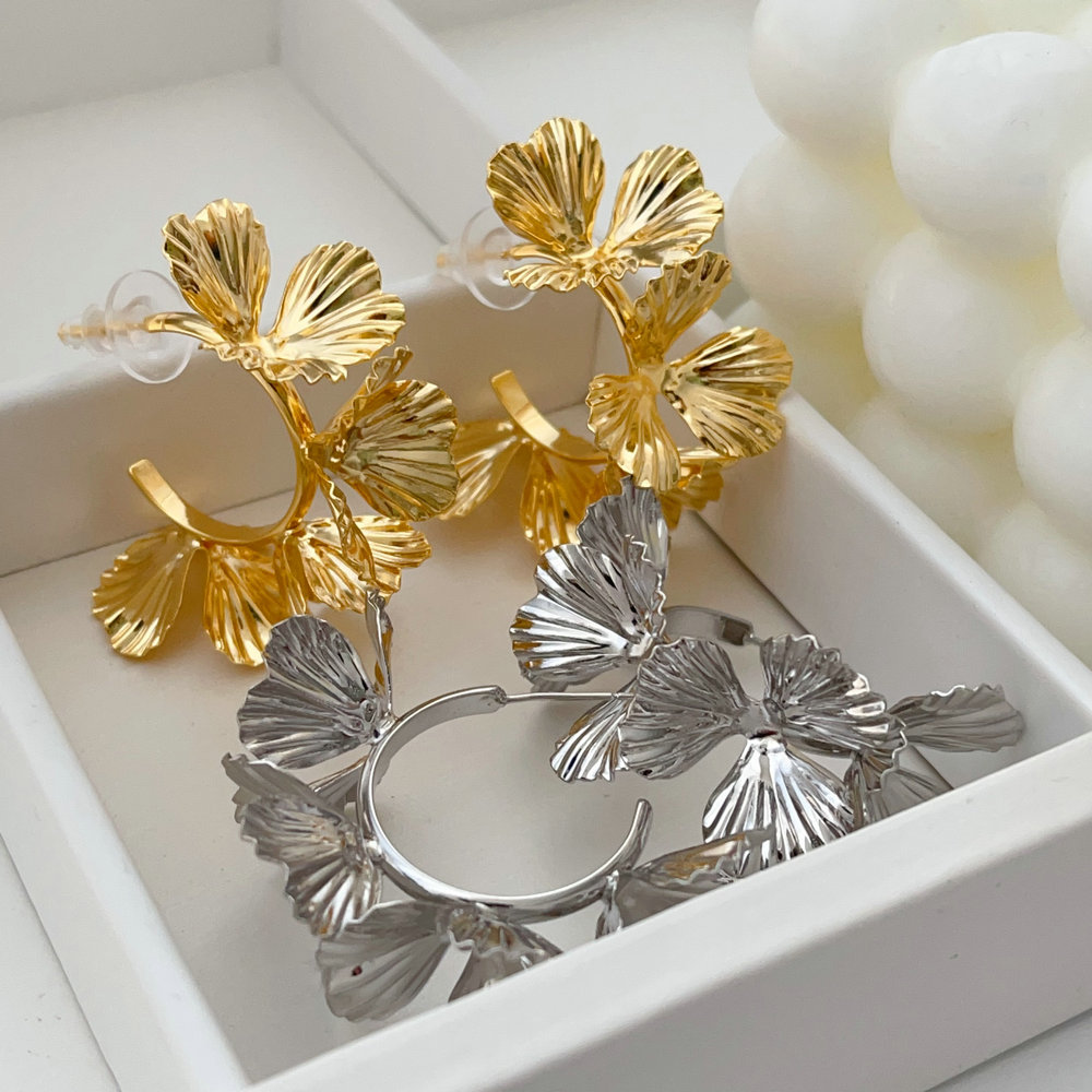 Chunky flower earrings