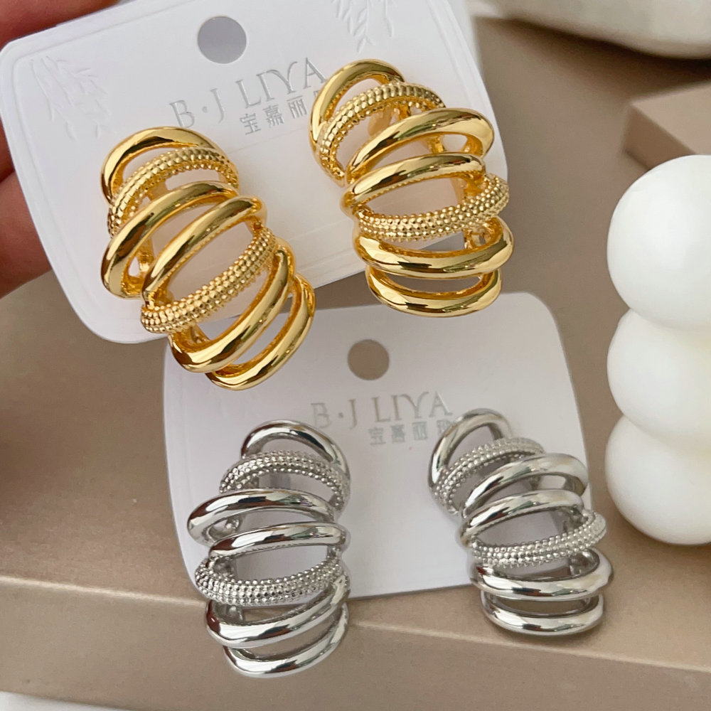 Metal chunky s shape earrings