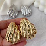 Metal fan earrings