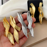 S shape earrings