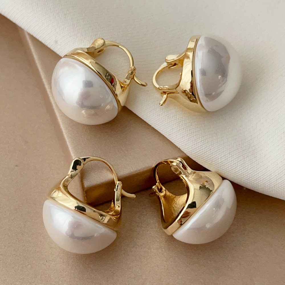Pearl ball earrings