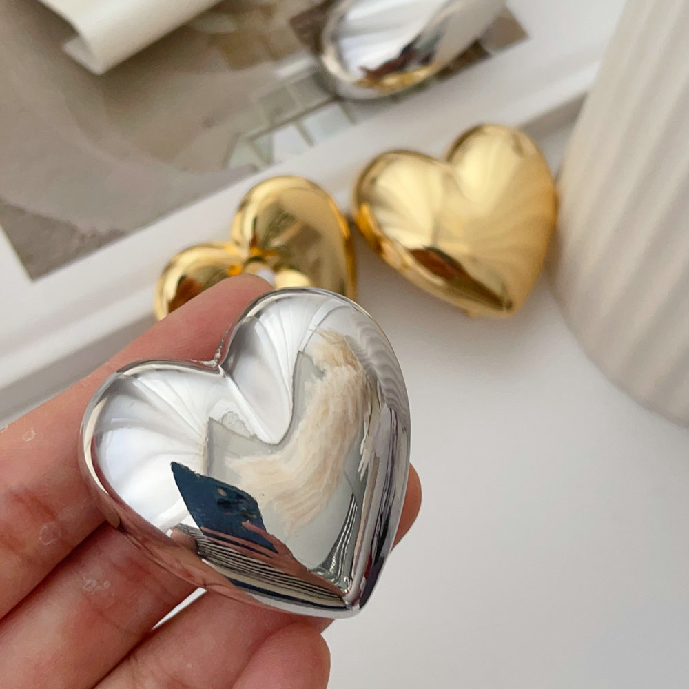 Chunky heart earrings