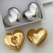 Chunky heart earrings
