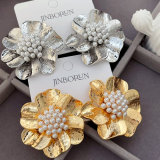 Metal chunky flower earrings
