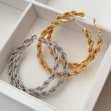 Metal twist hoop