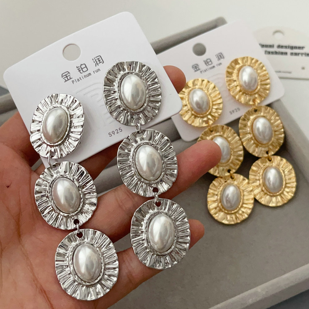 Chunky oval pearl earrings