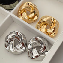 Metal chunky flower earrings