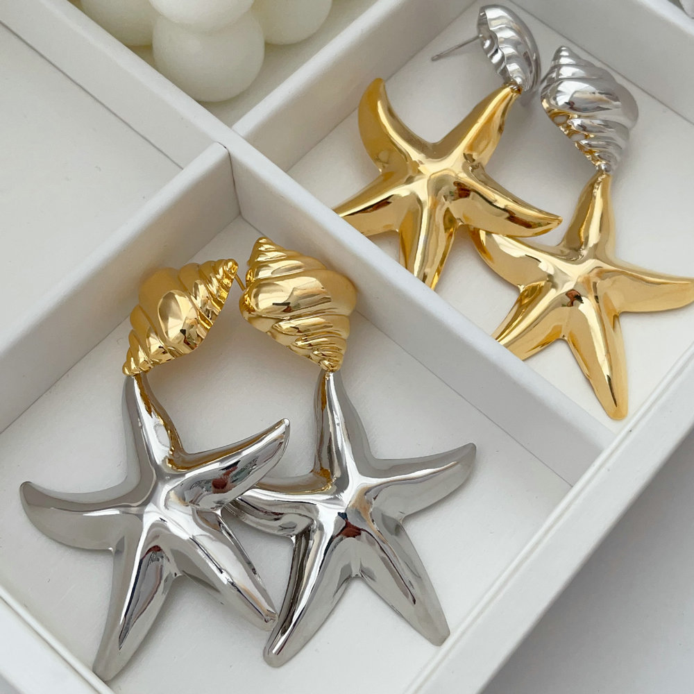 Chunky star earrings