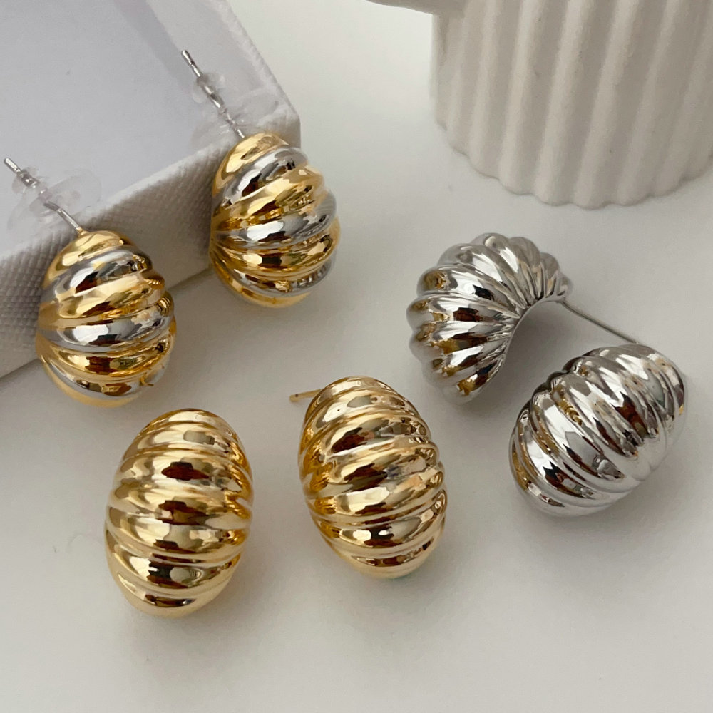 Two tone croissant earrings