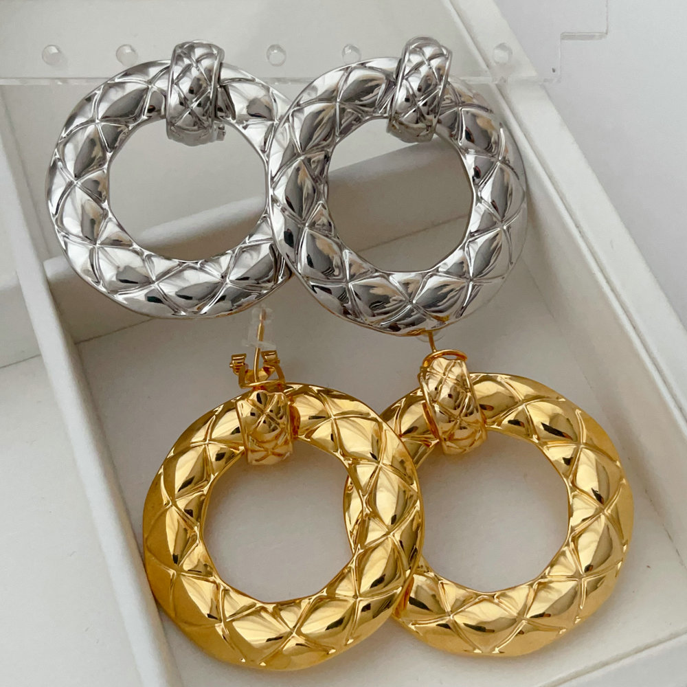 Chunky metal circle earrings