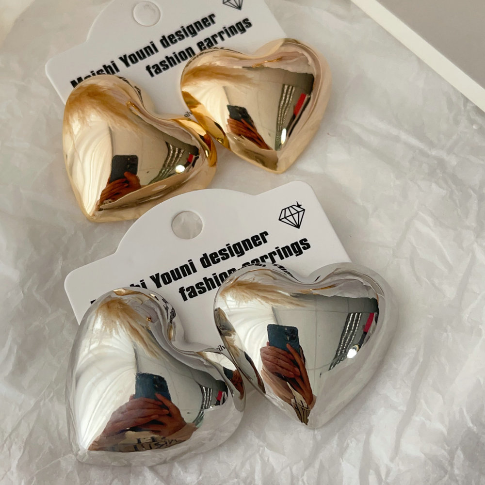 Metal chunky heart earrings