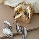 Metal chunky leaf earrings