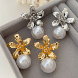 Pearl flower earrings