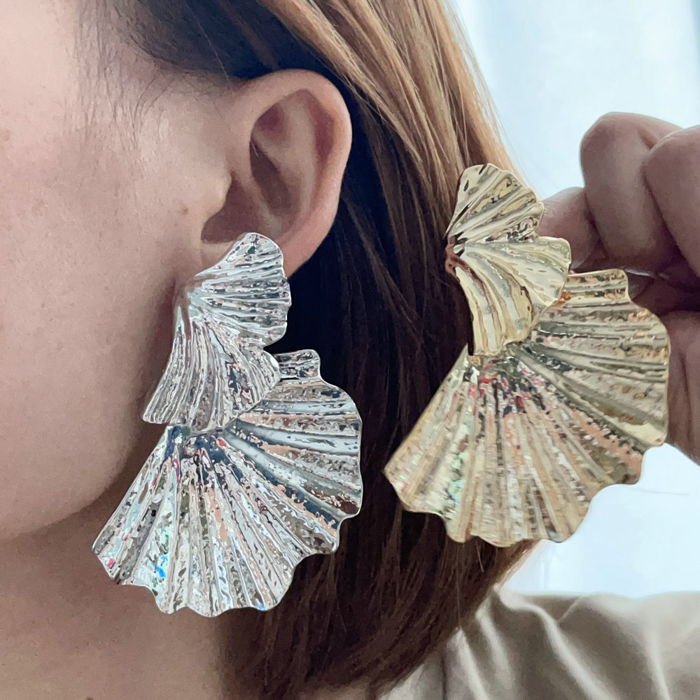 Metal chunky fan earrings